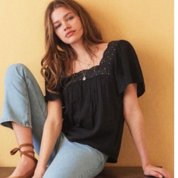 Sezane Bea Noir Black Scalloped Short Sleeved Top - Picture 1 of 9